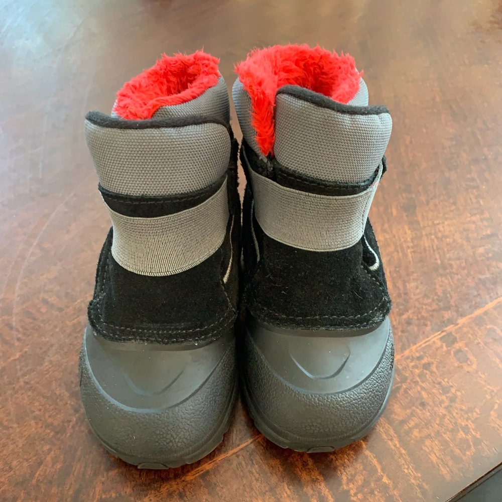 Boys Winter Boots size 8